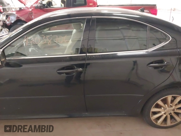 2009 Lexus IS 250 z VIN JTHCK262992030335, wystawiony jako IAAI lot #42038706 z przebiegiem 181 904 mil mil oraz . Historia ofert i sprzedaży dostępna na DreamBid. Obrazek 14.