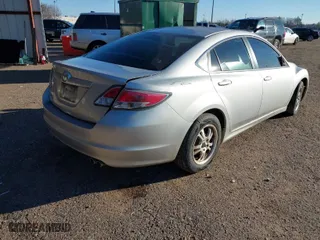 2011 Mazda Mazda6 i Sport with VIN 1YVHZ8BH9B5M13593, listed as a IAAI auction lot 41296540 with 276,750 mi miles. Bid and sale history available at carsss.com. Image 4.
