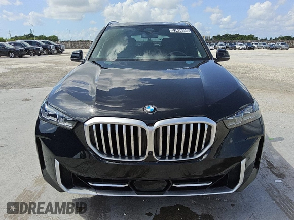 2024 BMW X5 xDrive40i z VIN 5UX23EU0XR9T66675, wystawiony jako Copart lot #57436555 z przebiegiem 36 652 mil mil oraz Czysty tytuł • Clean title. Historia ofert i sprzedaży dostępna na DreamBid. Obrazek 5.
