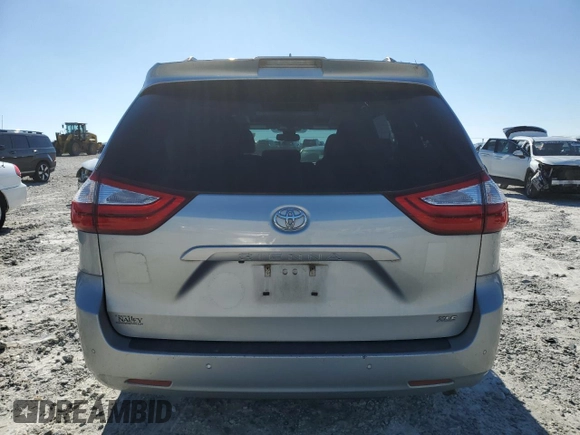 2019 Toyota Sienna XLE Auto Access Seat with VIN 5TDYZ3DC1KS987903, listed as a Copart auction lot 45039385 with 72,017 mi miles and Salvage Title. Bid and sale history available at carsss.com. Image 6.
