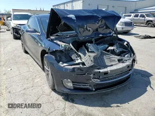 2014 Tesla Model S 60 with VIN 5YJSA1H13EFP38425, listed as a Copart auction lot 54156245 with 183,968 mi miles and Salvage title. Bid and sale history available at DreamBid. Image 13.