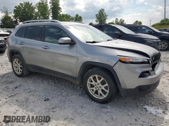 2016 Jeep Cherokee Latitude with VIN 1C4PJMCB5GW210133, listed as a Copart auction lot 61161545 with 222,461 mi miles and Clean title. Bid and sale history available at DreamBid. Image 4.