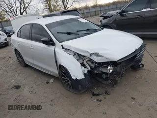 2015 Volkswagen Jetta SE с VIN 3VWD17AJ1FM421694, выставлен на аукционе IAAI как лот 41841114 с пробегом 97 888 миль миль и . История ставок и продаж доступна на DreamBid. Изображение 1.
