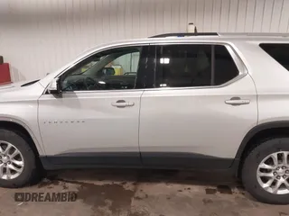 2018 Chevrolet Traverse LT Cloth z VIN 1GNEVGKW9JJ144070, wystawiony jako IAAI lot #42118002 z przebiegiem 142 006 mil mil oraz . Historia ofert i sprzedaży dostępna na DreamBid. Obrazek 15.