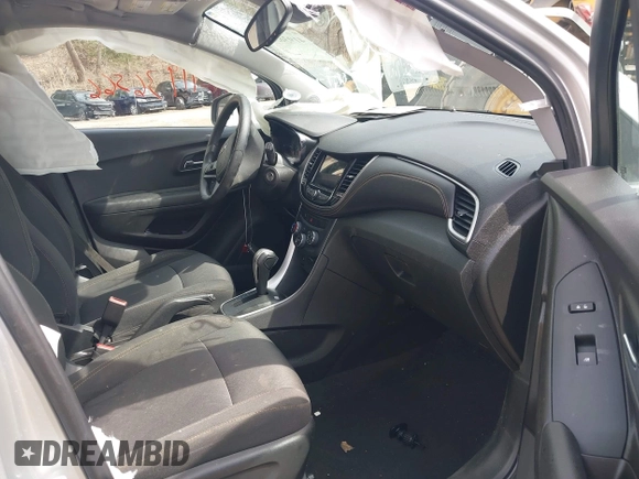 2018 Chevrolet Trax LT with VIN 3GNCJPSB8JL219351, listed as a IAAI auction lot 41936566 with 117,669 mi miles. Bid and sale history available at carsss.com. Image 5.