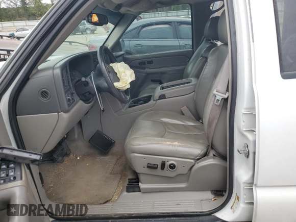 2005 Chevrolet Suburban LT with VIN 1GNFK16Z85J134683, listed as a Copart auction lot 71528434 with 233,134 mi miles and Salvage Title. Bid and sale history available at carsss.com. Image 7.