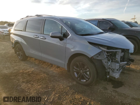 2024 Toyota Sienna LE with VIN 5TDCSKFC0RS132867, listed as a Copart auction lot 79205354 with 8,816 mi miles and Salvage Title. Bid and sale history available at carsss.com. Image 4.