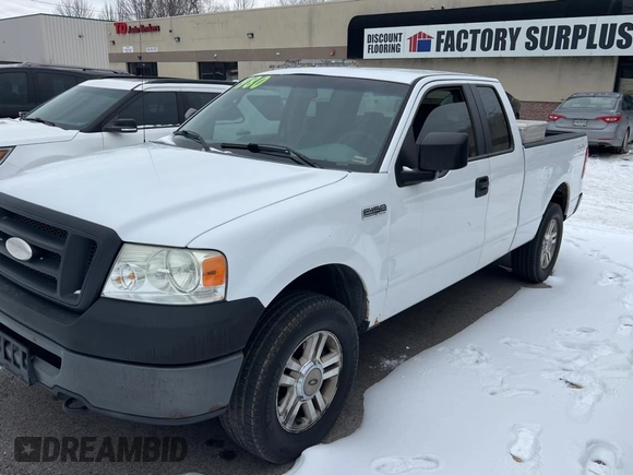 2007 Ford F-150 STX with VIN 1FTRX14W57NA62207, listed as a Copart auction lot 45698575 with 208,112 mi miles and Clean Title. Bid and sale history available at carsss.com. Image 2.