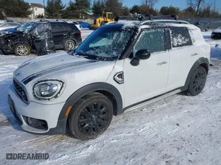 2017 MINI Countryman Cooper S with VIN WMZYT3C39H3B66080, listed as a IAAI auction lot 41399167 with NaN miles. Bid and sale history available at carsss.com. Image 18.