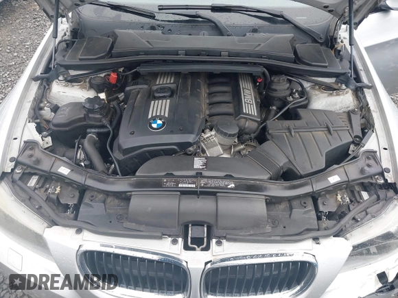 2011 BMW 3 Series 328i xDrive z VIN WBAPK5G50BNN26400, wystawiony jako IAAI lot #41885509 z przebiegiem 190 962 mil mil oraz . Historia ofert i sprzedaży dostępna na DreamBid. Obrazek 10.