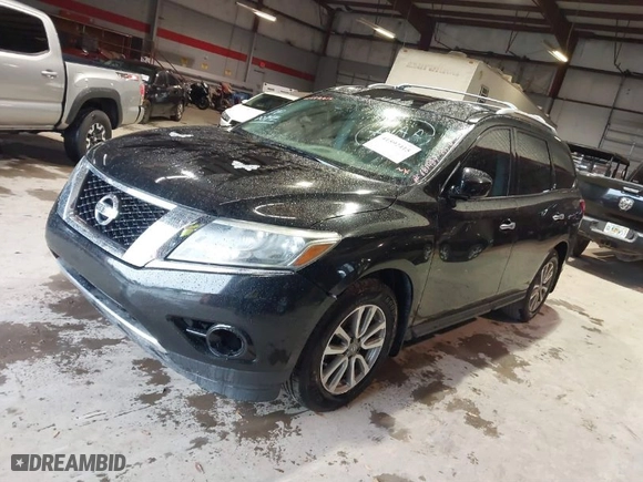 2014 Nissan Pathfinder SV with VIN 5N1AR2MN1EC681489, listed as a IAAI auction lot 41592415 with 127,933 mi miles. Bid and sale history available at carsss.com. Image 2.