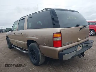 2000 Chevrolet Suburban LT with VIN 3GNFK16T6YG170955, listed as a IAAI auction lot 41918976 with 332,207 mi miles. Bid and sale history available at carsss.com. Image 13.