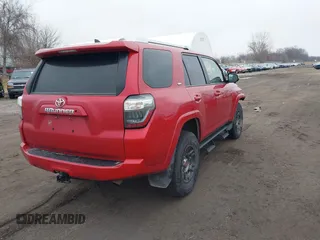2018 Toyota 4Runner SR5 z VIN JTEBU5JR3J5543673, wystawiony jako IAAI lot #41174753 z przebiegiem 65 465 mil mil oraz . Historia ofert i sprzedaży dostępna na DreamBid. Obrazek 4.