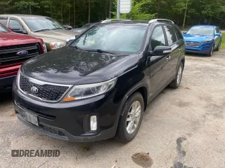 2015 Kia Sorento LX with VIN 5XYKTCA65FG612606, listed as a Copart auction lot 65296225 with Not provided miles and Clean title. Bid and sale history available at DreamBid. Image 2.