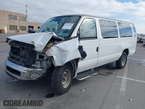 2013 Ford Econoline Passenger XL z VIN 1FBSS3BL4DDA83236, wystawiony jako IAAI lot #41477441 z przebiegiem 164 210 mil mil oraz . Historia ofert i sprzedaży dostępna na DreamBid. Obrazek 18.