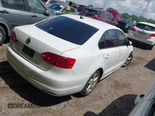 2013 Volkswagen Jetta TDI w/Premium/Nav with VIN 3VWLL7AJ9DM300544, listed as a IAAI auction lot 42401610 with 157,585 mi miles and . Bid and sale history available at DreamBid. Image 4.