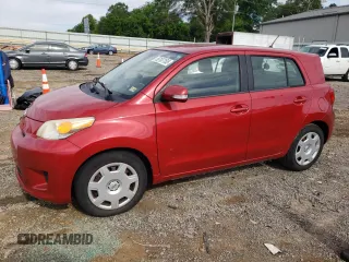 2008 Scion xD z VIN JTKKU10418J020469, wystawiony jako Copart lot #56107155 z przebiegiem 148 075 mil mil oraz Tytuł czysty. Historia ofert i sprzedaży dostępna na DreamBid. Obrazek 1.