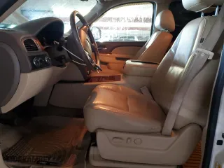 2011 Chevrolet Avalanche LTZ with VIN 3GNTKGE30BG316846, listed as a Copart auction lot 48724005 with 168,256 mi miles and Salvage Title. Bid and sale history available at carsss.com. Image 7.