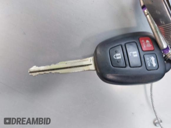 2015 Toyota Camry XLE with VIN 4T1BF1FK6FU086644, listed as a IAAI auction lot 42034189 with 154,861 mi miles and . Bid and sale history available at DreamBid. Image 11.