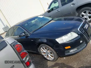 2010 Audi A6 Premium Plus z VIN WAUFGAFB8AN048187, wystawiony jako IAAI lot #41947933 z przebiegiem 131 539 mil mil oraz . Historia ofert i sprzedaży dostępna na DreamBid. Obrazek 1.