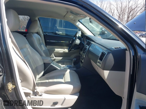 2005 Dodge Magnum RT with VIN 2D4GV58205H610425, listed as a IAAI auction lot 41840499 with 202,786 mi miles. Bid and sale history available at carsss.com. Image 5.