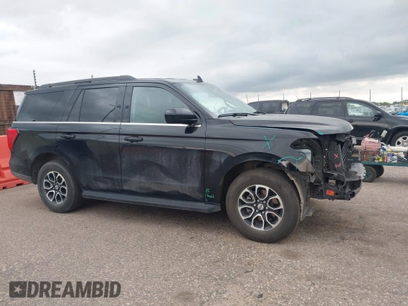 2024 Ford Expedition XLT with VIN 1FMJU1J85REA09324, listed as a IAAI auction lot 42520300 with 41,731 mi miles and . Bid and sale history available at DreamBid. Image 14.