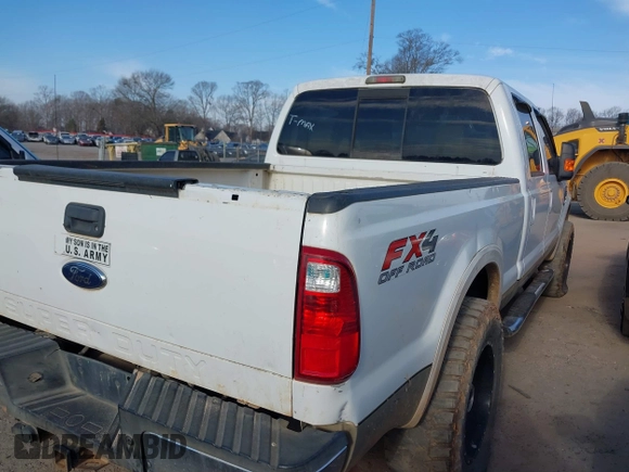 2010 Ford Super Duty F-250 SRW XL with VIN 1FTSW2B50AEB42705, listed as a IAAI auction lot 41693010 with 296,064 mi miles. Bid and sale history available at carsss.com. Image 4.