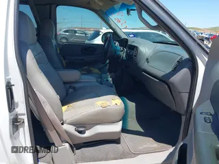 1999 Ford F-150 XL z VIN 1FTRX08L5XKA73493, wystawiony jako IAAI lot #42467358 z przebiegiem Nie podano mil oraz . Historia ofert i sprzedaży dostępna na DreamBid. Obrazek 5.