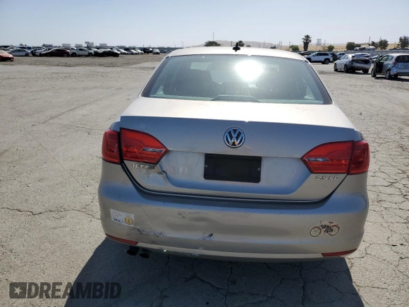 2012 Volkswagen Jetta SE с VIN 3VWDP7AJ0CM456267, выставлен на аукционе Copart как лот 58436325 с пробегом 102 948 миль миль и Списание • Salvage title. История ставок и продаж доступна на DreamBid. Изображение 6.