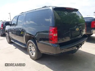 2008 Chevrolet Suburban LT w/3LT with VIN 3GNFC16058G193730, listed as a IAAI auction lot 42047303 with 166,140 mi miles. Bid and sale history available at carsss.com. Image 3.