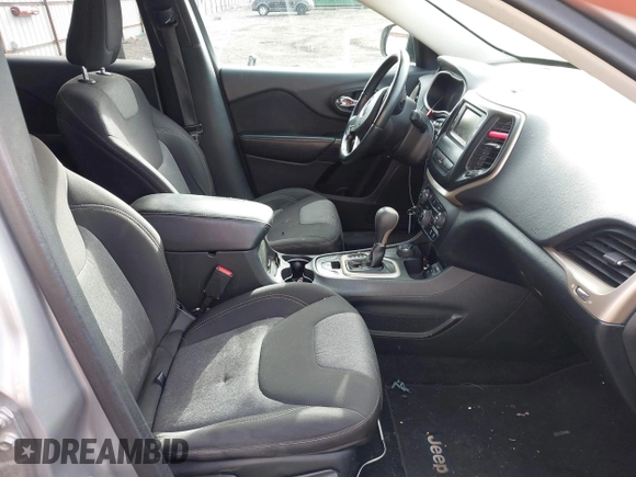 2014 Jeep Cherokee Altitude with VIN 1C4PJMCB2EW172275, listed as a IAAI auction lot 41923246 with 197,274 mi miles and . Bid and sale history available at DreamBid. Image 5.