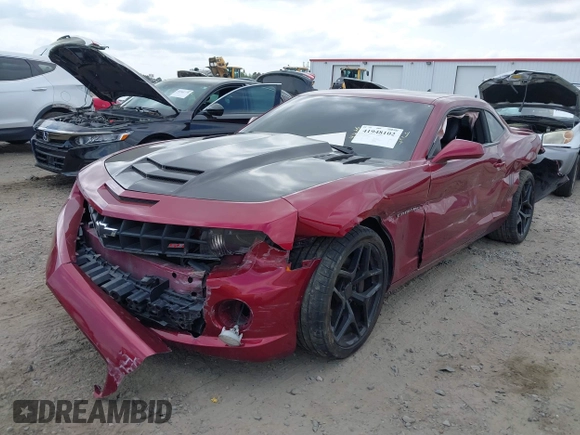 2010 Chevrolet Camaro 2SS z VIN 2G1FK1EJ4A9226280, wystawiony jako IAAI lot #41948102 z przebiegiem 72 619 mil mil oraz . Historia ofert i sprzedaży dostępna na DreamBid. Obrazek 17.