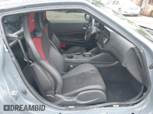 2024 Nissan Z Nismo with VIN JN1BZ4CH9RM360447, listed as a IAAI auction lot 42457597 with 9,723 mi miles and . Bid and sale history available at DreamBid. Image 5.