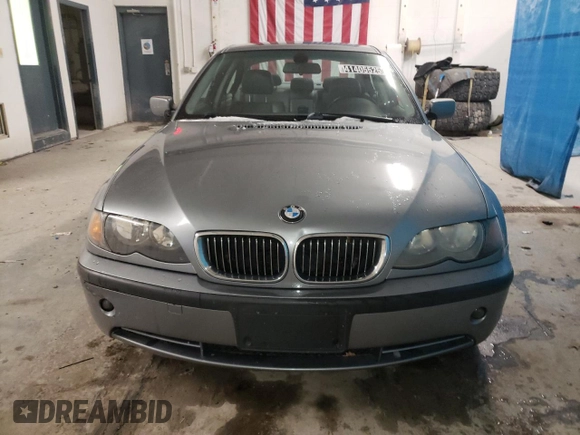 2004 BMW 3 Series 330i with VIN WBAEV53404KM37815, listed as a Copart auction lot 41405525 with 207,325 mi miles and Clean Title. Bid and sale history available at carsss.com. Image 5.