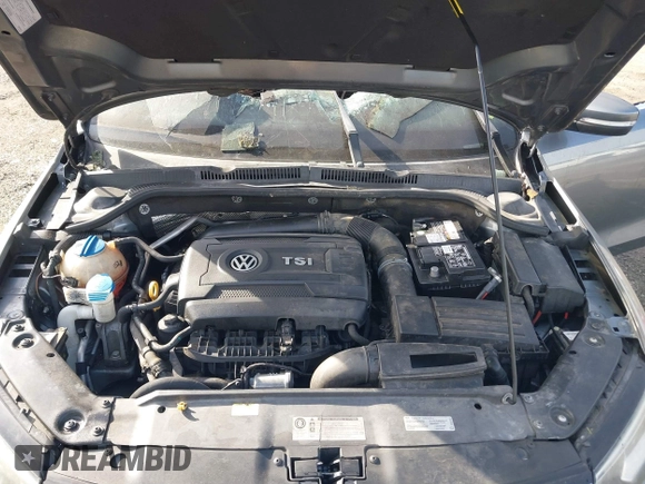 2016 Volkswagen Jetta Sedan 1.8T SEL with VIN 3VWL17AJ8GM365184, listed as a IAAI auction lot 41652449 with 120,721 mi miles. Bid and sale history available at carsss.com. Image 10.
