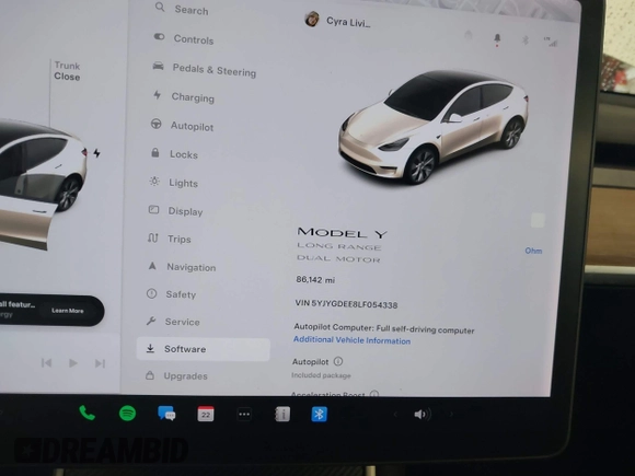 2020 Tesla Model Y Long Range z VIN 5YJYGDEE8LF054338, wystawiony jako IAAI lot #39026888 z przebiegiem 86 142 mil mil oraz . Historia ofert i sprzedaży dostępna na DreamBid. Obrazek 7.