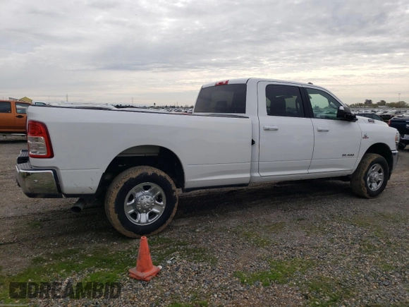 2022 Ram 3500 SLT with VIN 3C63R3HL0NG104470, listed as a Copart auction lot 49731435 with 51,996 mi miles and Salvage Title. Bid and sale history available at carsss.com. Image 3.