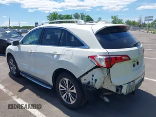 2017 Acura RDX Advance z VIN 5J8TB4H75HL010244, wystawiony jako IAAI lot #42303185 z przebiegiem 135 662 mil mil oraz . Historia ofert i sprzedaży dostępna na DreamBid. Obrazek 6.