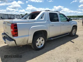 2011 Chevrolet Avalanche LT z VIN 3GNTKFE30BG209600, wystawiony jako Copart lot #59156275 z przebiegiem 213 396 mil mil oraz Czysty tytuł • Clean title. Historia ofert i sprzedaży dostępna na DreamBid. Obrazek 3.