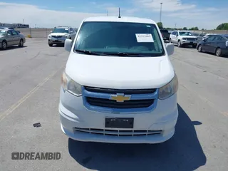 2017 Chevrolet City Express Cargo LT z VIN 3N63M0ZN1HK701924, wystawiony jako IAAI lot #42337663 z przebiegiem 211 535 mil mil oraz . Historia ofert i sprzedaży dostępna na DreamBid. Obrazek 12.