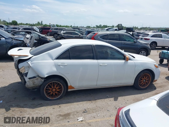 2008 Toyota Camry LE z VIN 4T1BE46K48U792969, wystawiony jako IAAI lot #42056288 z przebiegiem 249 852 mil mil oraz . Historia ofert i sprzedaży dostępna na DreamBid. Obrazek 14.