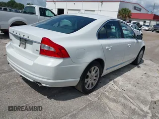 2010 Volvo S80 I6 z VIN YV1982AS1A1121914, wystawiony jako IAAI lot #42503279 z przebiegiem 227 118 mil mil oraz . Historia ofert i sprzedaży dostępna na DreamBid. Obrazek 4.