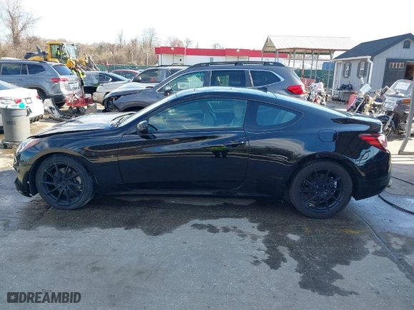 2013 Hyundai Genesis Coupe 2.0T R-Spec with VIN KMHHT6KD8DU107109, listed as a IAAI auction lot 41881177 with 83,774 mi miles. Bid and sale history available at carsss.com. Image 14.