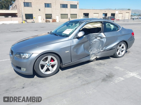 2008 BMW 3 Series 328i с VIN WBAWV135X8P120512, выставлен на аукционе IAAI как лот 42239103 с пробегом 45 613 миль миль и . История ставок и продаж доступна на DreamBid. Изображение 17.