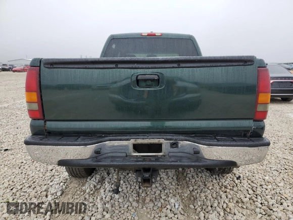 2002 GMC Sierra 1500HD SLE z VIN 1GTGK13U22F189540, wystawiony jako Copart lot #42460355 z przebiegiem 321 766 mil mil oraz Szkoda całkowita • Salvage title. Historia ofert i sprzedaży dostępna na DreamBid. Obrazek 6.