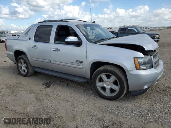 2013 Chevrolet Avalanche LT with VIN 3GNMCFE00DG149926, listed as a Copart auction lot 77456344 with 136,504 mi miles and Salvage Title. Bid and sale history available at DreamBid. Image 4.