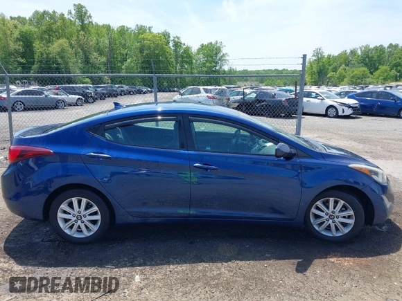 2015 Hyundai Elantra SE z VIN 5NPDH4AE7FH642092, wystawiony jako IAAI lot #42146729 z przebiegiem 119 279 mil mil oraz . Historia ofert i sprzedaży dostępna na DreamBid. Obrazek 14.