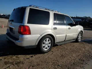 2006 Lincoln Navigator Luxury with VIN 5LMFU27556LJ15060, listed as a Copart auction lot 85070574 with 0 mi miles and Salvage Title. Bid and sale history available at carsss.com. Image 3.