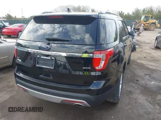 2017 Ford Explorer XLT with VIN 1FM5K8D81HGA56123, listed as a IAAI auction lot 42043249 with 78,415 mi miles and . Bid and sale history available at carsss.com. Image 4.