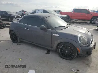 2014 MINI Coupe S z VIN WMWSX3C59ET773064, wystawiony jako Copart lot #42989015 z przebiegiem 135 005 mil mil oraz Szkoda całkowita • Salvage title. Historia ofert i sprzedaży dostępna na DreamBid. Obrazek 4.